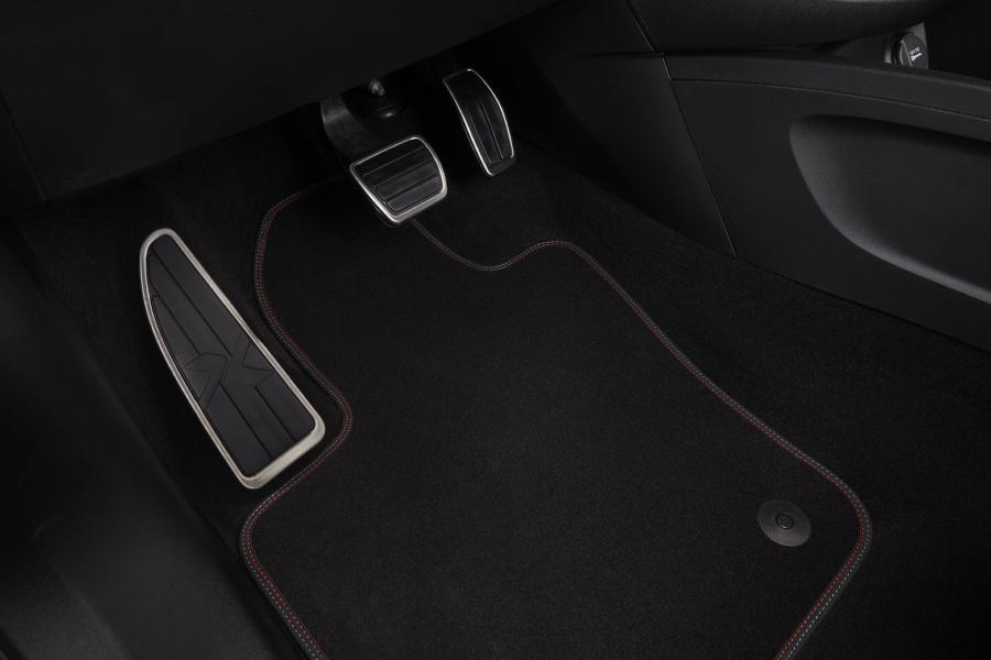 Детали интерьера Fiat 500X Sport (334) 2020 года  (NA) (фото 15 из 18)